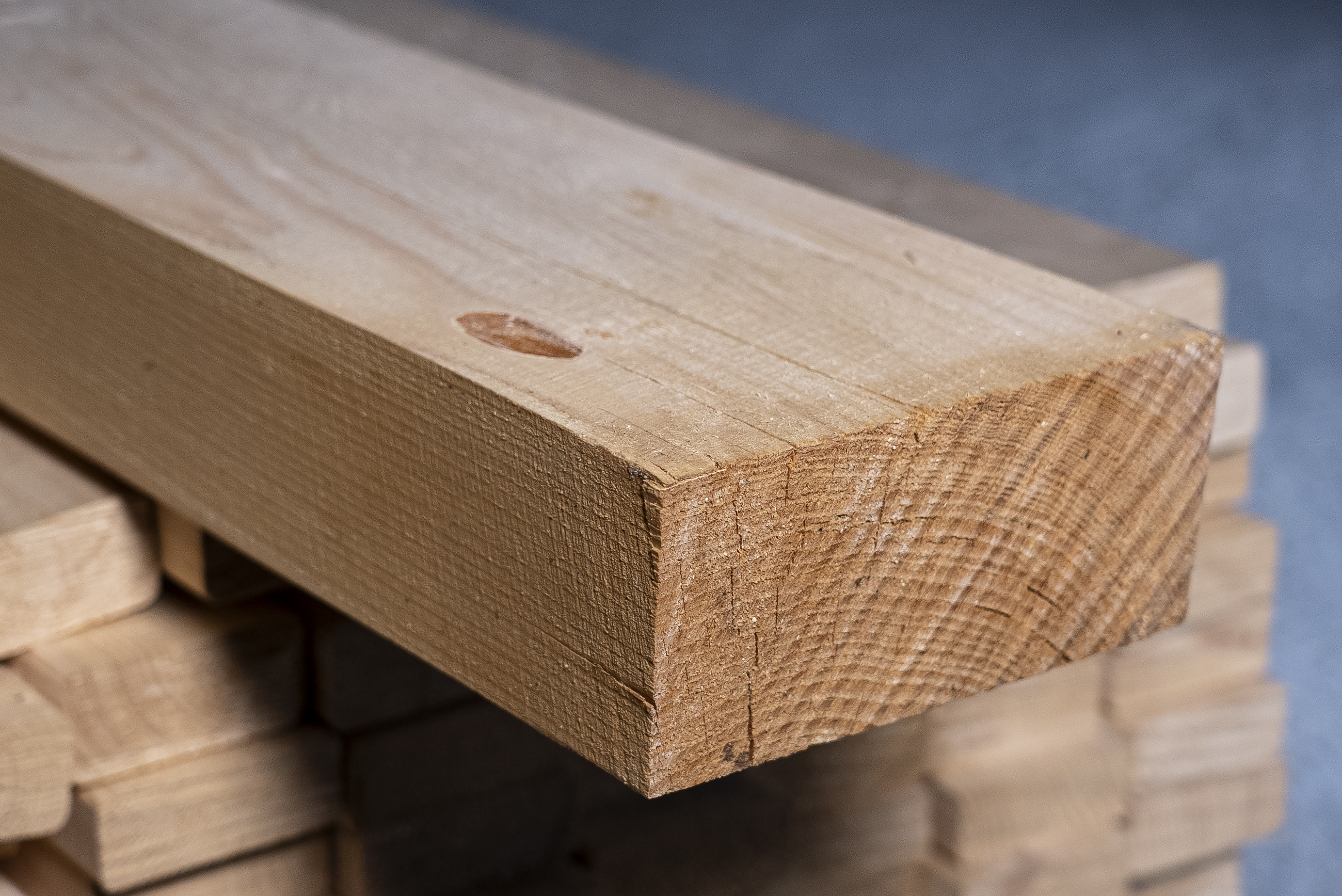 Брус обрезн. ев хв. 100х200х6000 сорт 1 Брус обрезн. ев хв. 100х200х6000 сорт 1